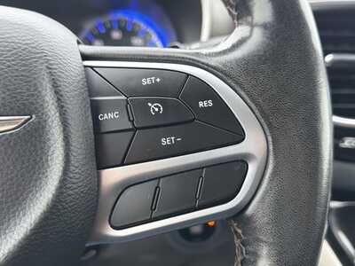 2020 Chrysler Pacifica, $17000. Photo 12