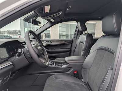 2026 Jeep Grand Cherokee, $46839. Photo 5