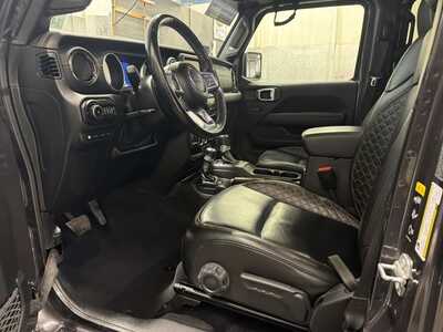 2021 Jeep Wrangler Unlimited, $25000. Photo 4