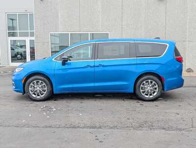 2026 Chrysler Pacifica, $44334. Photo 3
