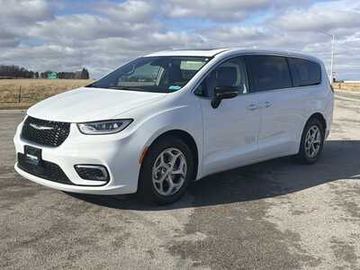 2024 Chrysler Pacifica, $35500. Photo 2