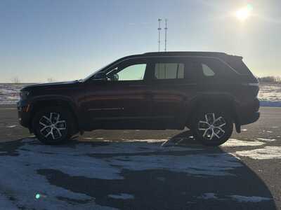 2025 Jeep Grand Cherokee, $36500. Photo 9