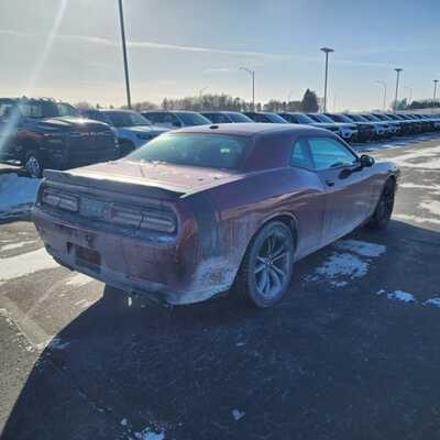 2018 Dodge Challenger, $28000. Photo 2
