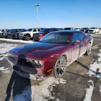 2018 Dodge Challenger, $28000. Photo 5