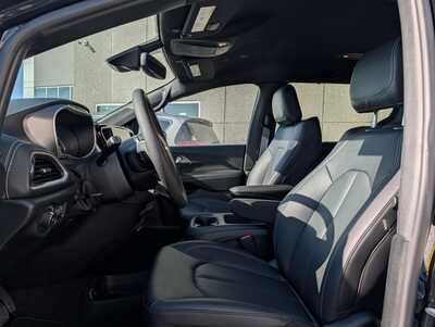 2026 Chrysler Pacifica, $45138. Photo 5