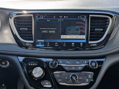 2026 Chrysler Pacifica, $45138. Photo 9