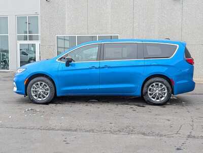 2026 Chrysler Pacifica, $44334. Photo 3