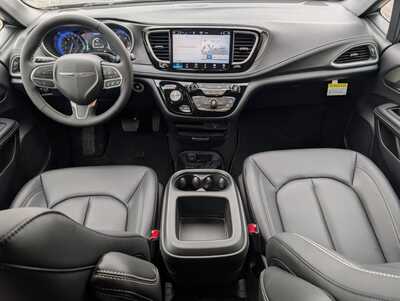 2026 Chrysler Pacifica, $43888. Photo 8