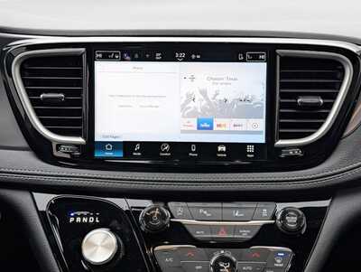 2026 Chrysler Pacifica, $43888. Photo 9