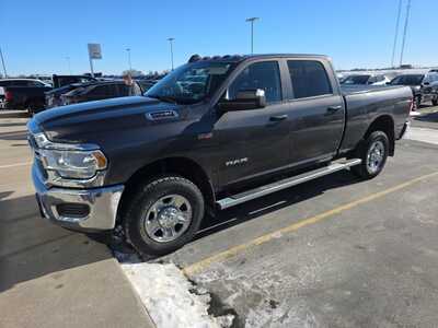 2020 RAM 2500 Crew Cab, $33000. Photo 2