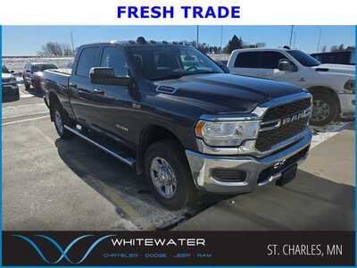 2020 RAM 2500 Crew Cab, $33000. Photo 1