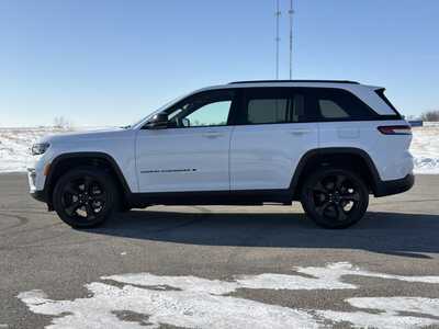 2024 Jeep Grand Cherokee, $34000. Photo 9