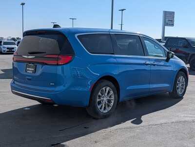 2026 Chrysler Pacifica, $45584. Photo 2
