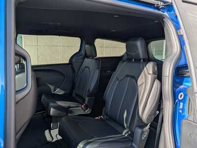 2026 Chrysler Pacifica, $45584. Photo 6