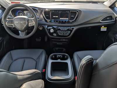2026 Chrysler Pacifica, $45584. Photo 8