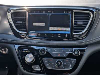 2026 Chrysler Pacifica, $45584. Photo 9