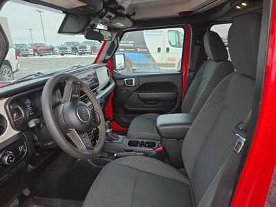 2024 Jeep Gladiator, $35000. Photo 9