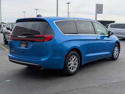 2026 Chrysler Pacifica, $42809. Photo 2