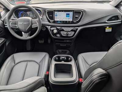 2026 Chrysler Pacifica, $42809. Photo 8