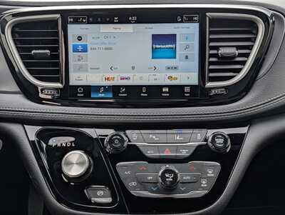 2026 Chrysler Pacifica, $42809. Photo 9