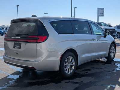 2026 Chrysler Pacifica, $46072. Photo 2