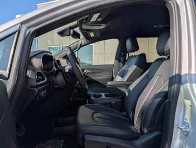 2026 Chrysler Pacifica, $46072. Photo 5