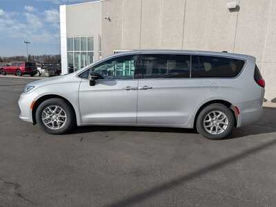 2026 Chrysler Pacifica, $43435. Photo 3