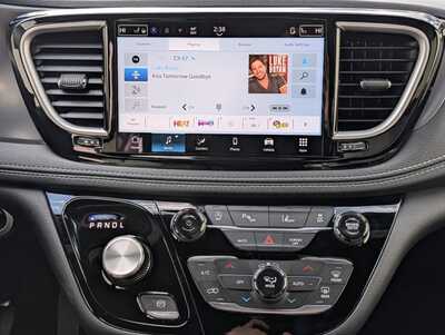 2026 Chrysler Pacifica, $43435. Photo 9