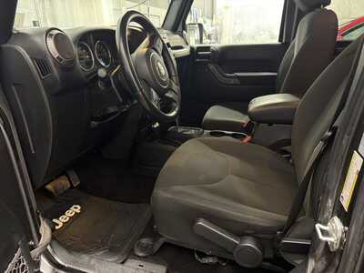 2018 Jeep Wrangler, $15000. Photo 3