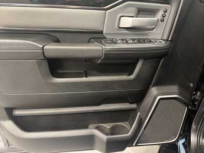 2020 RAM 2500 Crew Cab, $40500. Photo 2