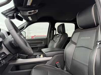 2025 RAM 2500 Crew Cab, $64000. Photo 4