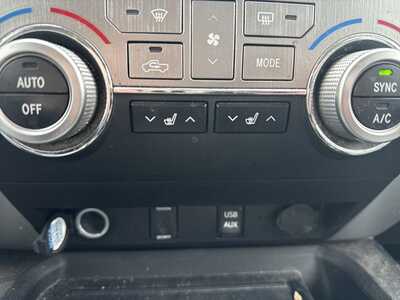 2015 Toyota Tundra 4WD, $28000. Photo 12