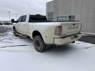 2025 RAM 3500 Crew Cab, $76000. Photo 4