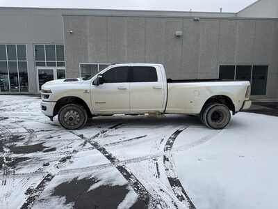 2025 RAM 3500 Crew Cab, $76000. Photo 7