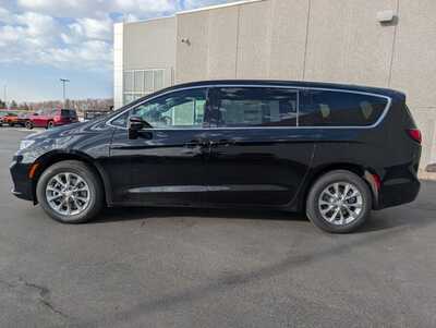 2026 Chrysler Pacifica, $37115. Photo 3