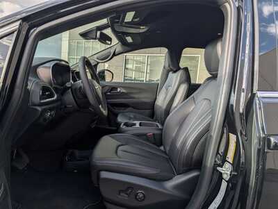 2026 Chrysler Pacifica, $37115. Photo 5