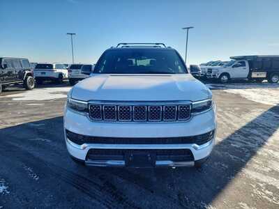 2023 Jeep Grand Wagoneer, $51000. Photo 6