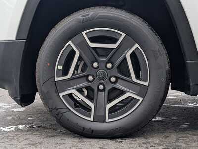2026 Jeep Cherokee, $39311. Photo 4