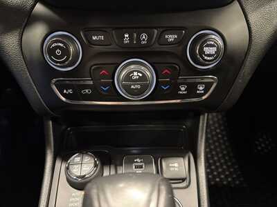 2020 Jeep Cherokee, $21500. Photo 10