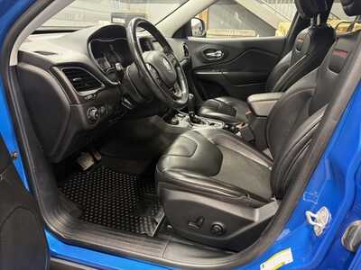 2020 Jeep Cherokee, $21500. Photo 3