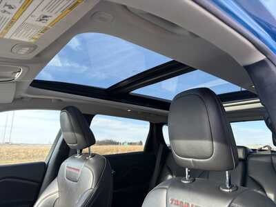 2020 Jeep Cherokee, $21500. Photo 5