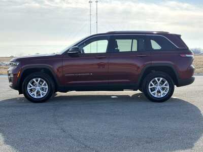 2023 Jeep Grand Cherokee, $32000. Photo 7