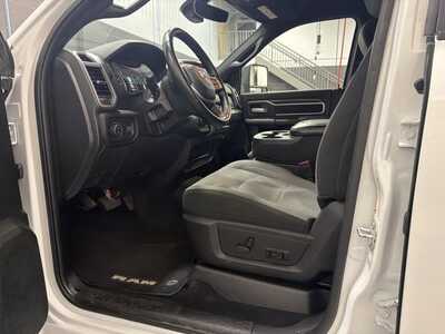 2024 RAM 2500 Crew Cab, $40000. Photo 4