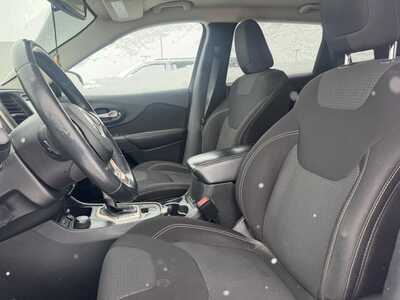 2015 Jeep Cherokee, $19990. Photo 9