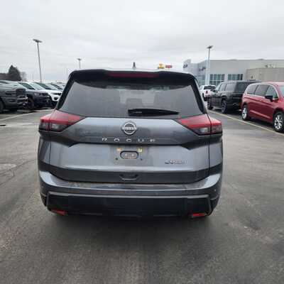 2024 Nissan Rogue, $23000. Photo 3