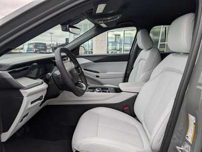 2026 Jeep Cherokee, $40081. Photo 5