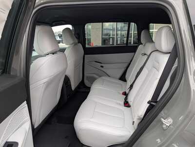 2026 Jeep Cherokee, $40081. Photo 6