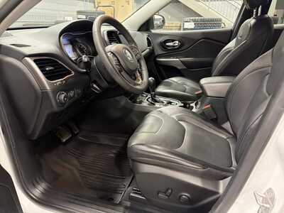 2022 Jeep Cherokee, $19500. Photo 3