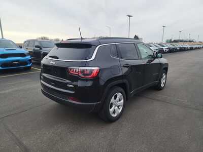 2020 Jeep Compass, $16000. Photo 2