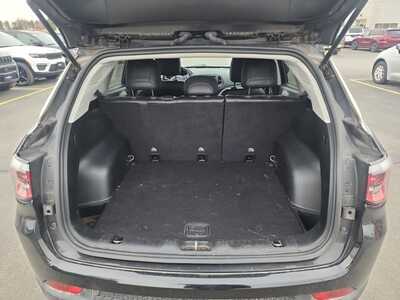 2020 Jeep Compass, $16000. Photo 8